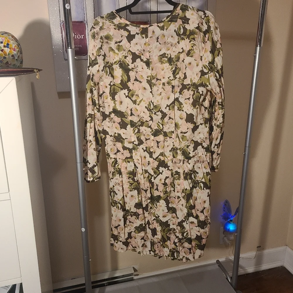 Sundance floral prairie dress. - Picture 4 of 6